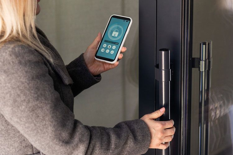 Smart Locks Vs. Traditional Locks: What’s Best For Your Home?